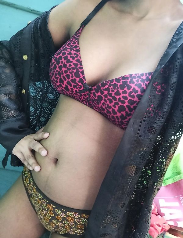 Shivani - Bangalore escort photo 3
