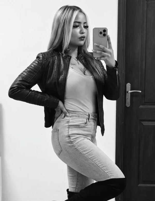 Anya - Bangalore escort photo 1