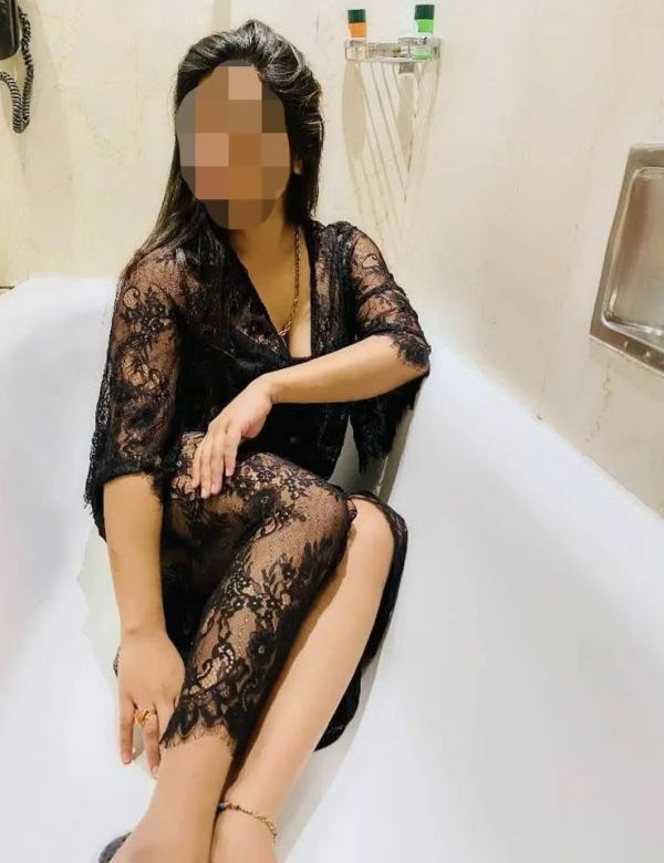 Jenifer - Bangalore escort photo 3