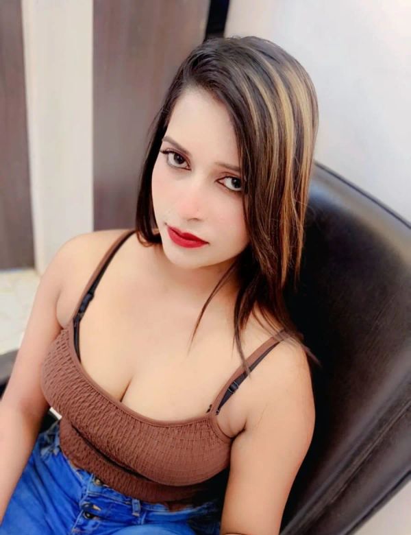Karishma - Bangalore escort photo 4
