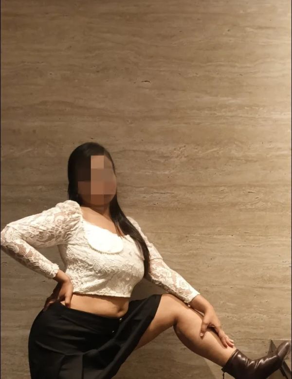 Trixie - Bangalore escort photo 7