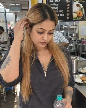 Amber - Bangalore escort photo 2