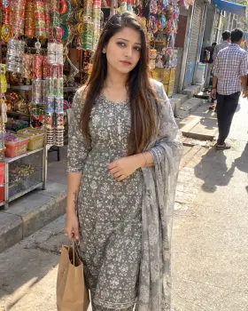 Karishma - Bangalore escort photo 2