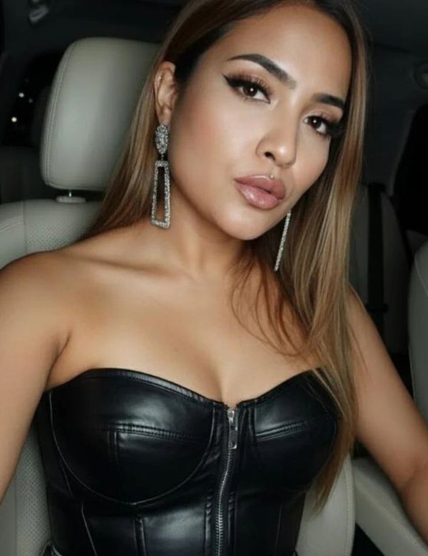 Anya - Bangalore escort photo 4