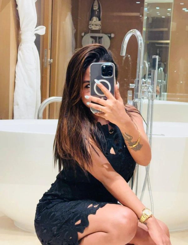Jenifer - Bangalore escort photo 5